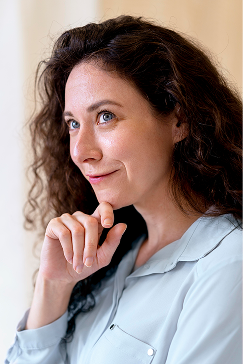 Foto de cliente satisfeita